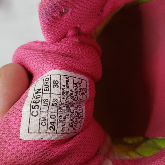 Asics gel contend 3 shoe. Pink Yellow Blue. Size 5.5 - Picture 6 of 6